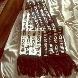 Bebe reversible scarf